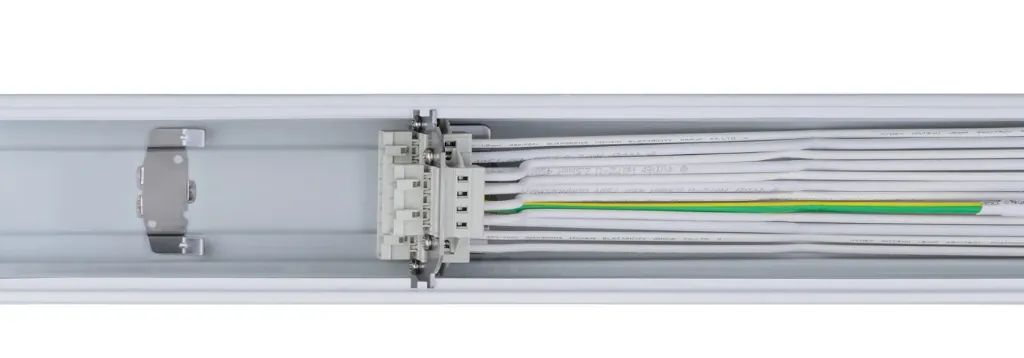 [13103-DTX-SIRIUS1500-EINDRAIL-8A] LED spanning eind rails type Sirius 1500mm, 8 aderig